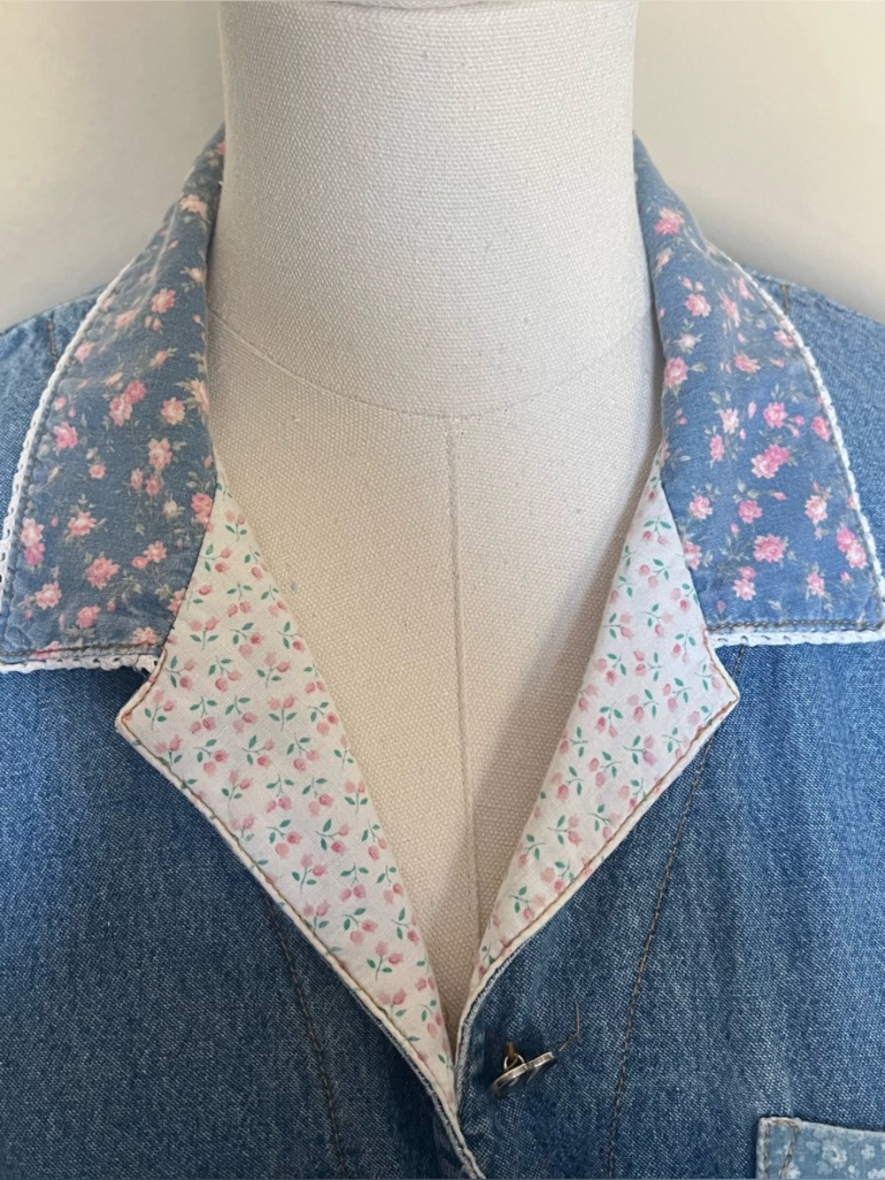 Vintage Teddi Denim Shirt Heart Button Up Floral Trim Western Cottagecore Top M - Picture 3 of 9